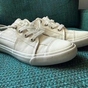 Blowfish Maxine Smooth Sneakers size 9